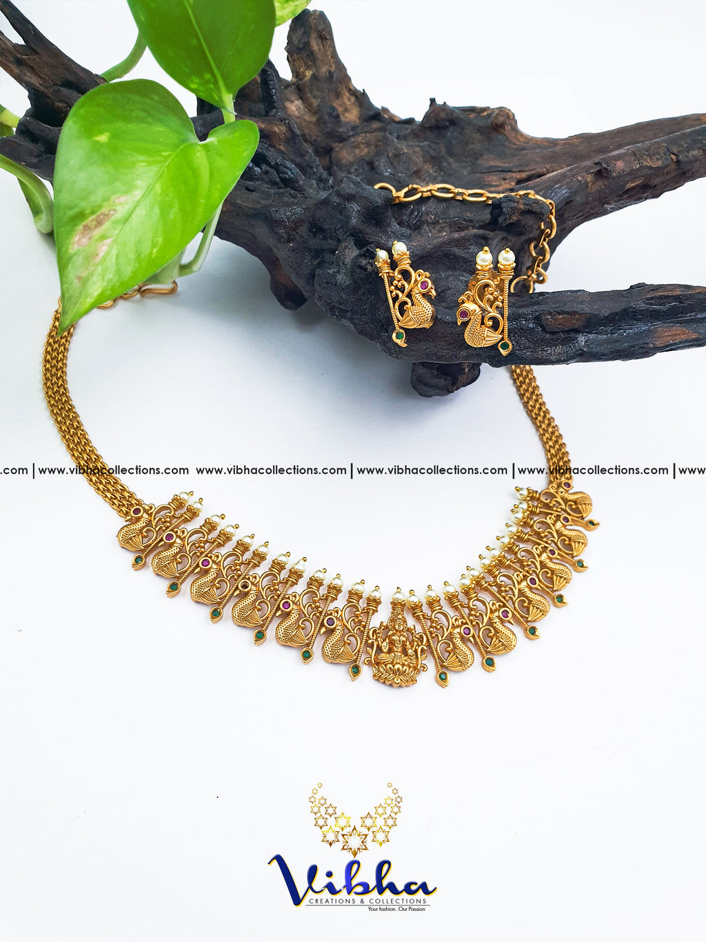Asmee Sleek peacock matte necklace - VCCNE5470