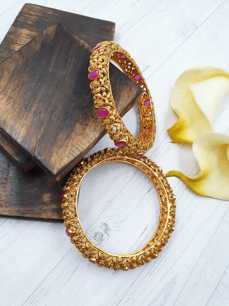 Grand And Beautiful Antique Bangles - VCCBA1087