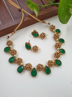 Antique beads and emerald stone necklace - VCCNE5473