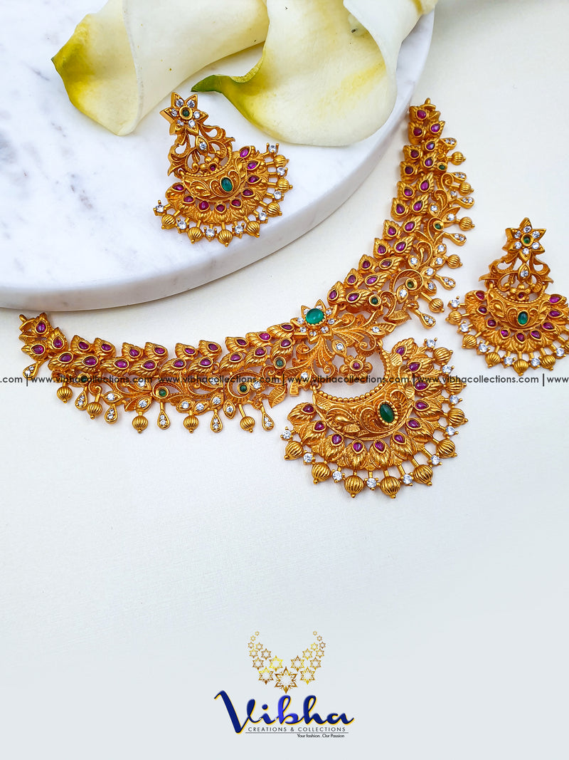 Indu Floral Design Matte Necklace - VCCNE5177
