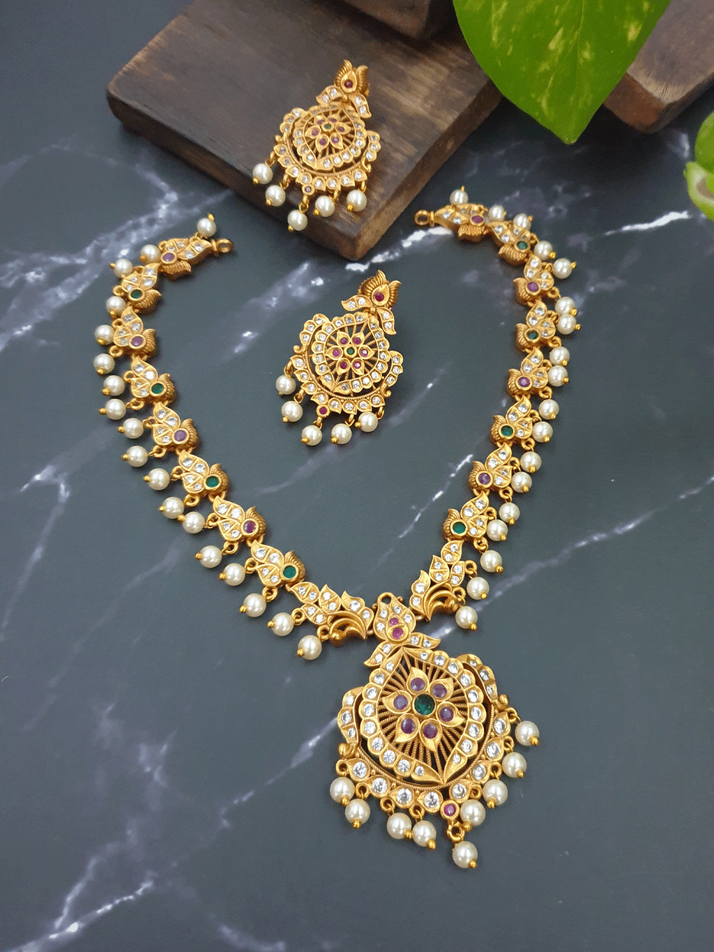 Cute floral multi stone necklace - VCCNE5281